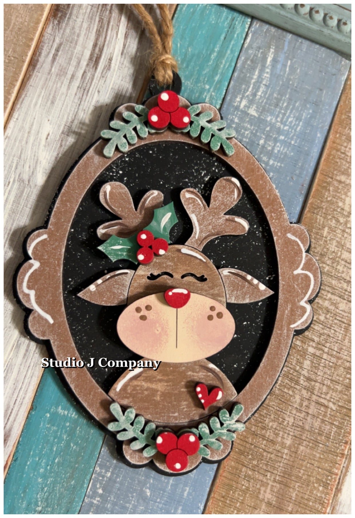 DIY Reindeer Portrait Ornament