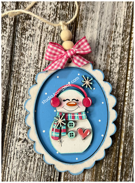 Scalloped Oval Snowman Ornament