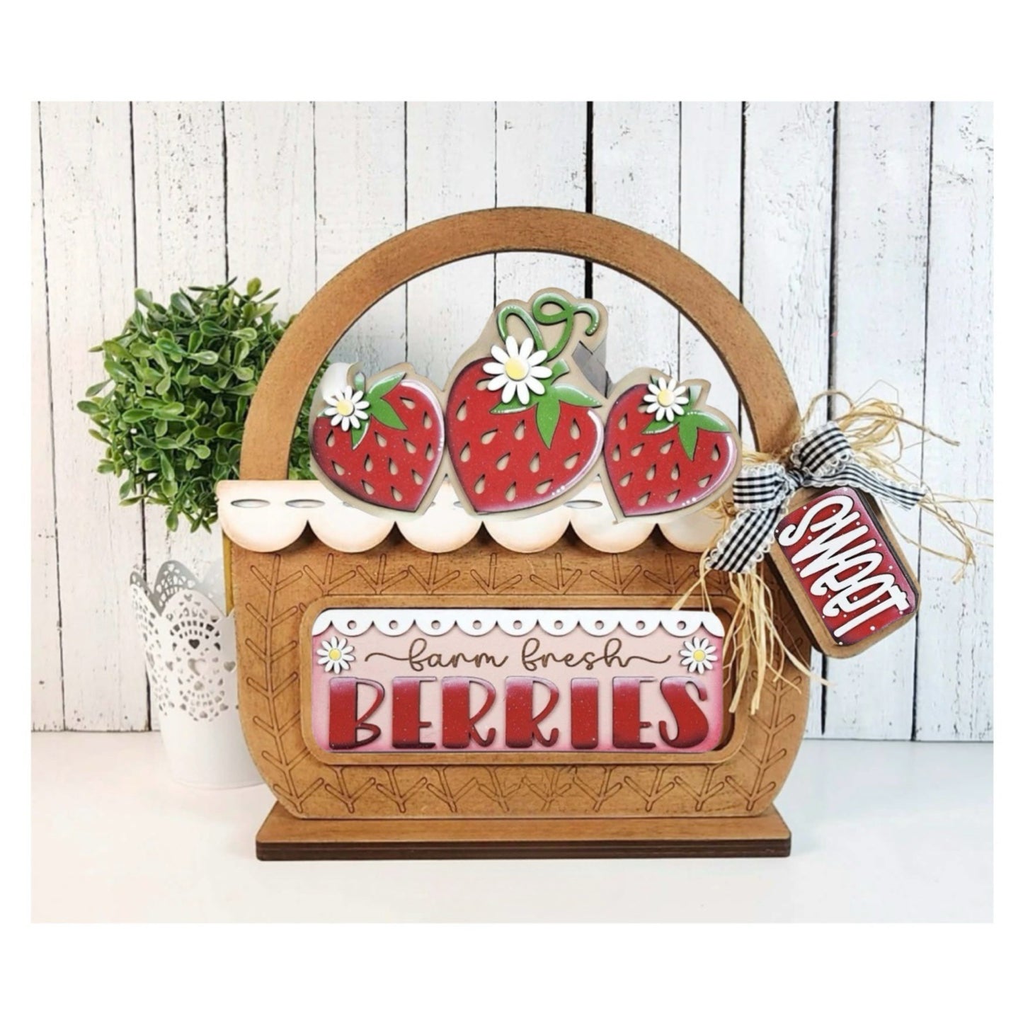 Interchangeable Strawberries insert only. Fits in the Interchangeable Basket (sold separately)